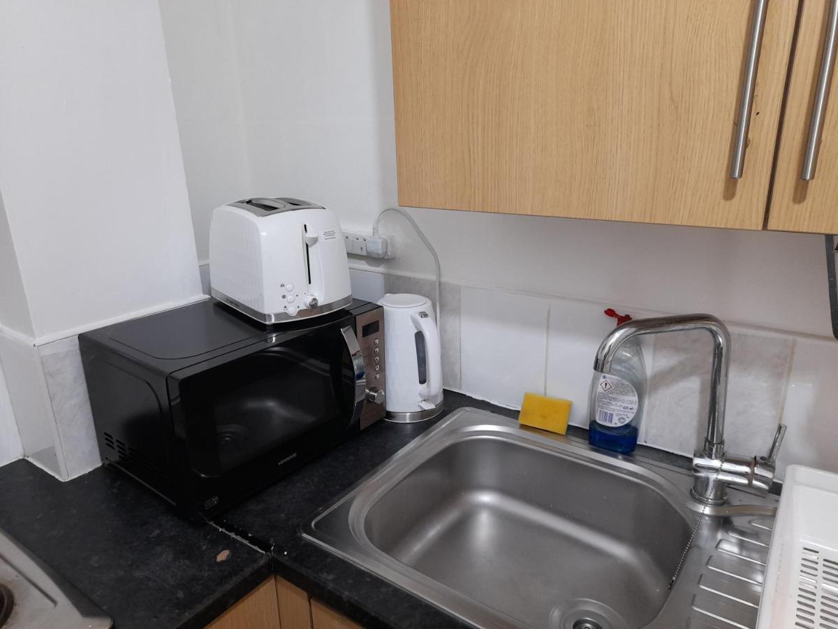 Two Bedroom Manchester Ancoats Apartment With Private Entrance — Photos 3